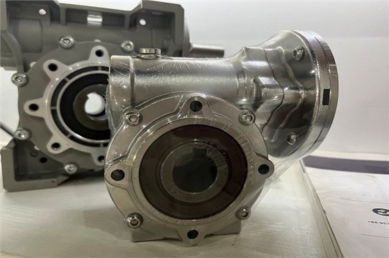 上海艾思捷推薦一款高溫熱環境減速電機 (2).jpg 上海艾思捷推薦一款高溫熱環境減速電機 (2).jpg