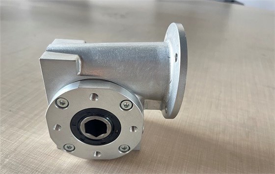 線體輸送、倍速鏈輸送線上用不銹鋼蝸輪蝸桿減速機 (2).jpg