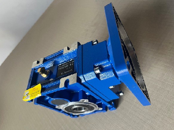 艾思捷技術教您蝸輪蝸桿減速機怎么選一款合適的伺服電機配套？ (2).jpg